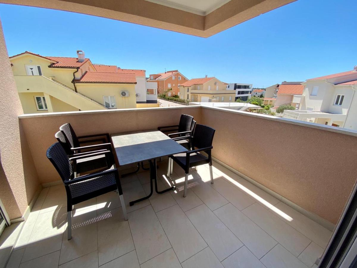 Atrium Novalja Apartamento Exterior foto