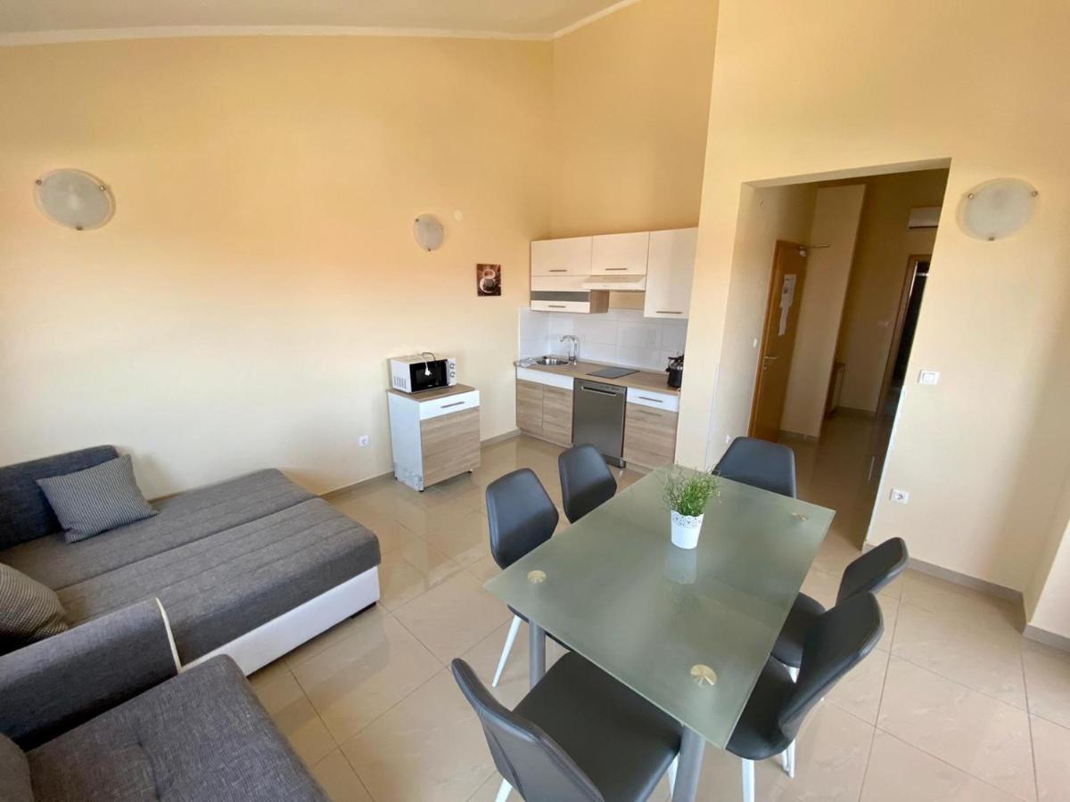 Atrium Novalja Apartamento Exterior foto