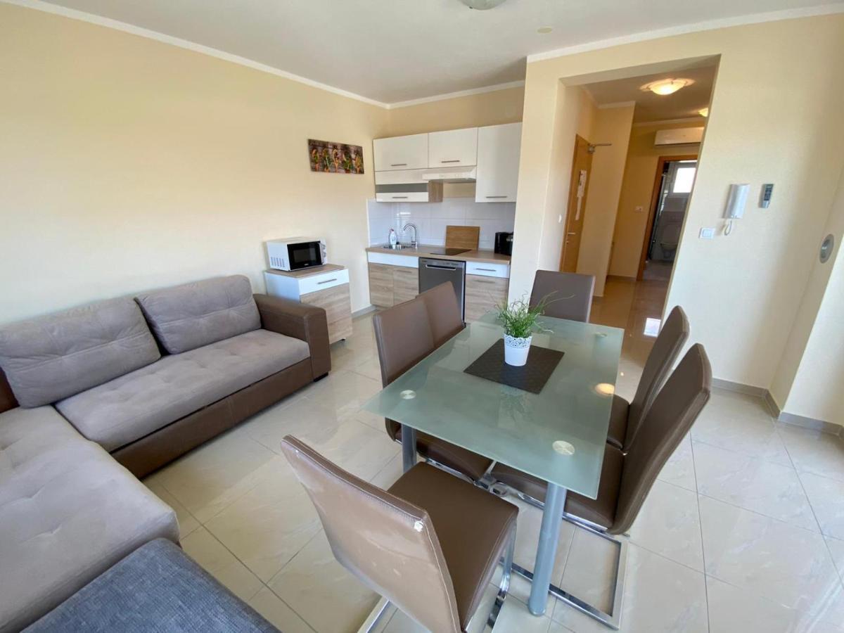 Atrium Novalja Apartamento Exterior foto
