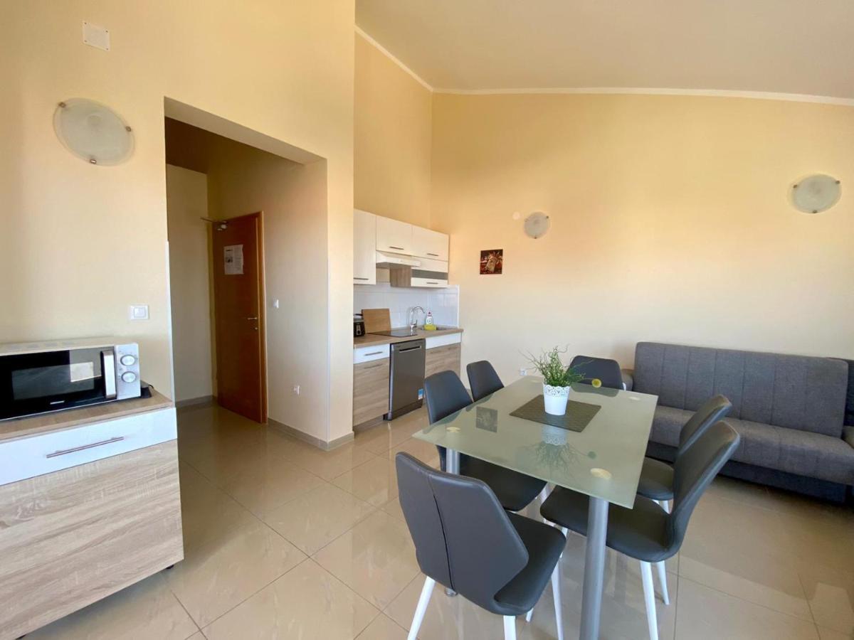 Atrium Novalja Apartamento Exterior foto