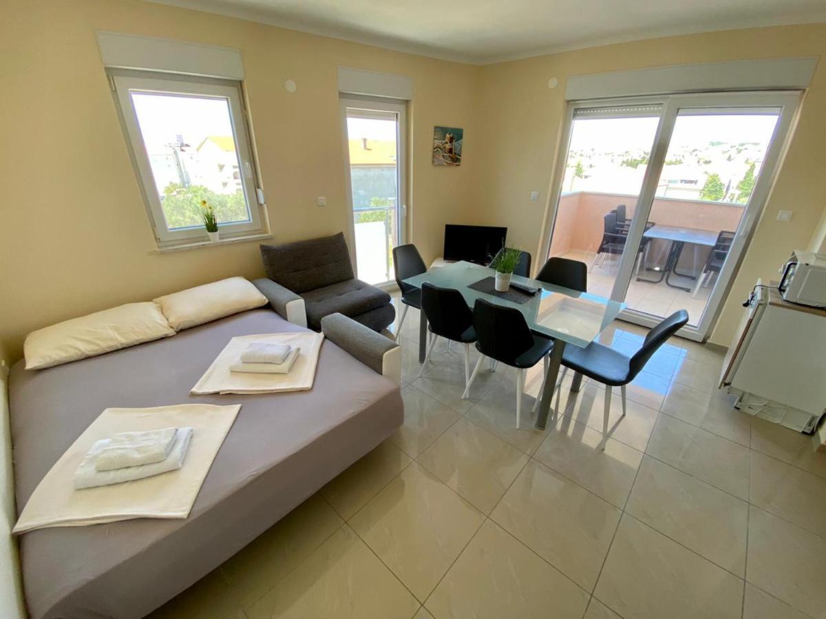 Atrium Novalja Apartamento Exterior foto